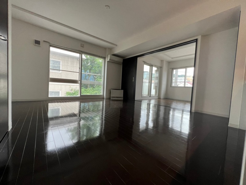 居室・リビング　明るいお部屋は気持ちよく過ごせそうですね。