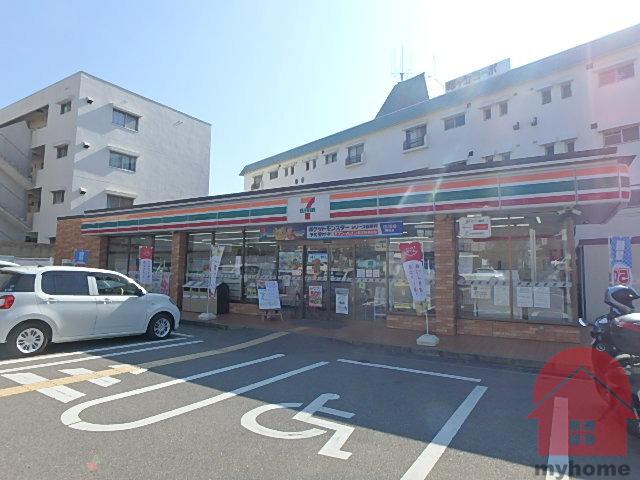 コンビニ　セブンイレブン池田旭丘1丁目店（コンビニ）まで298m