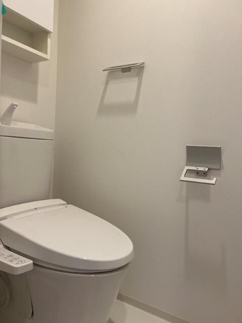 トイレ　♪温水洗浄便座♪■ウォールキャビネット収納付き♪