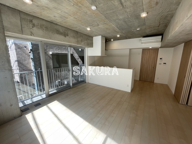 居室・リビング　開放感のあるゆったりとしたお部屋です♪
