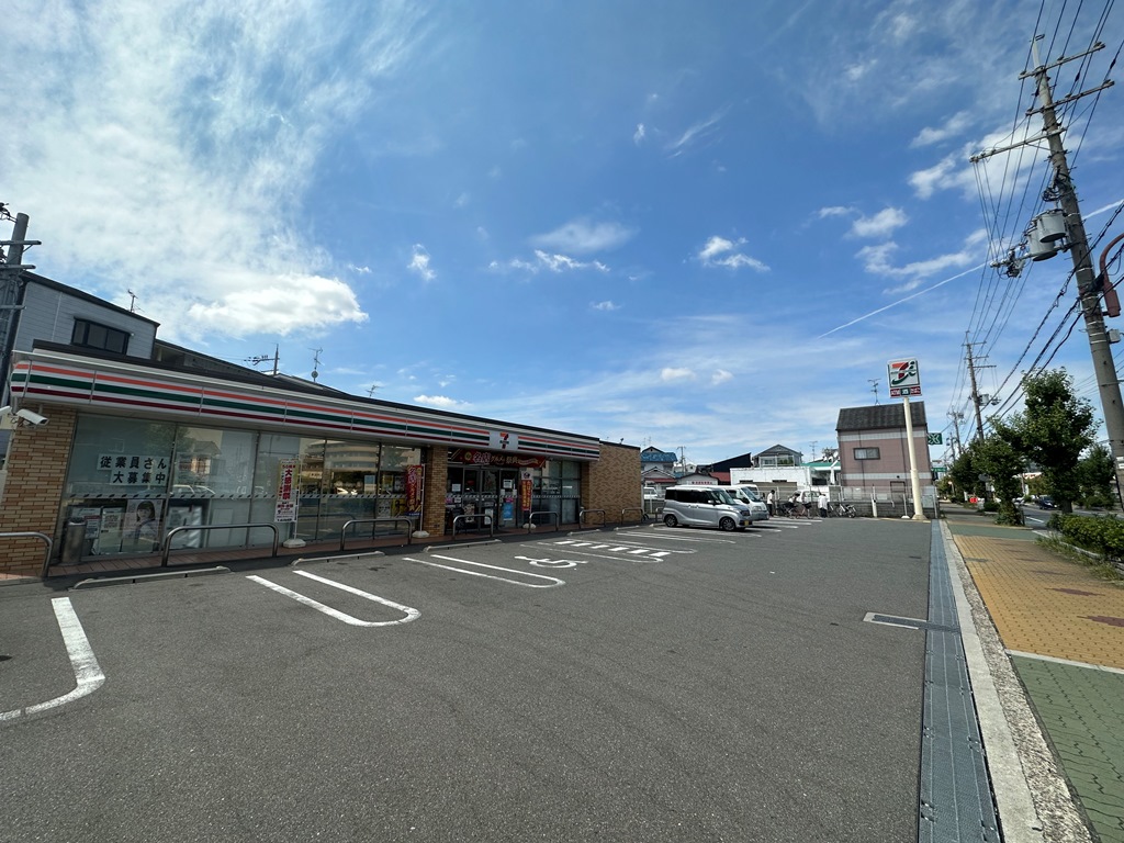コンビニ　セブンイレブン四條畷塚脇町店（コンビニ）まで1078m