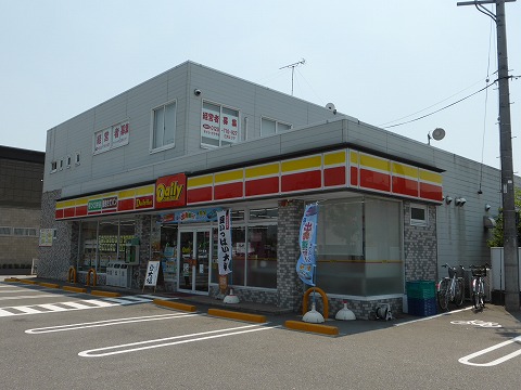 コンビニ　デイリーヤマザキ 安城箕輪店（コンビニ）まで302m