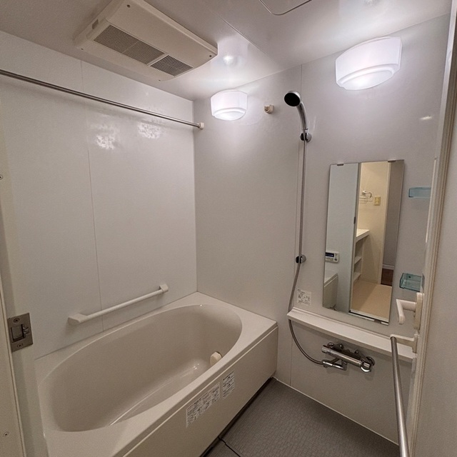 バス・シャワールーム　※写真は同タイプ住戸です。