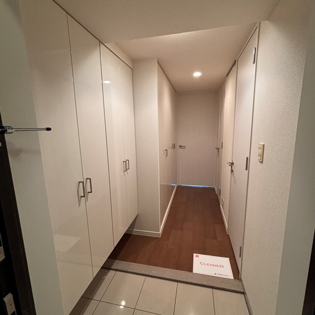 玄関　※写真は同タイプ住戸です。