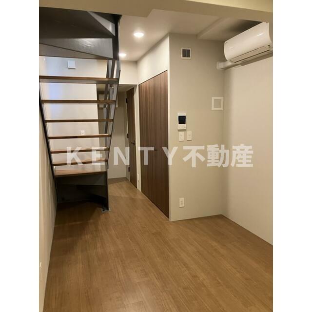 その他部屋・スペース　開放的な寝室です