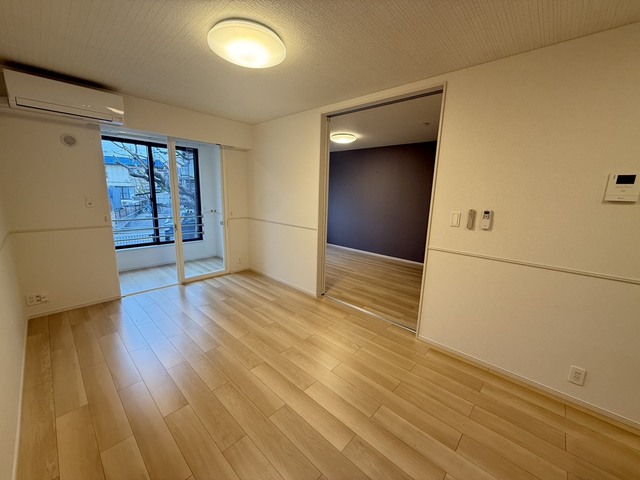 居室・リビング　別部屋参考写真です