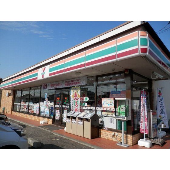 コンビニ　セブンイレブン（コンビニ）まで540m