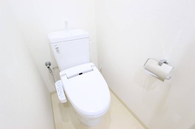 トイレ　ウォシュレットも付いています