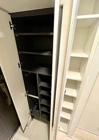 玄関　※別部屋の参考写真です。