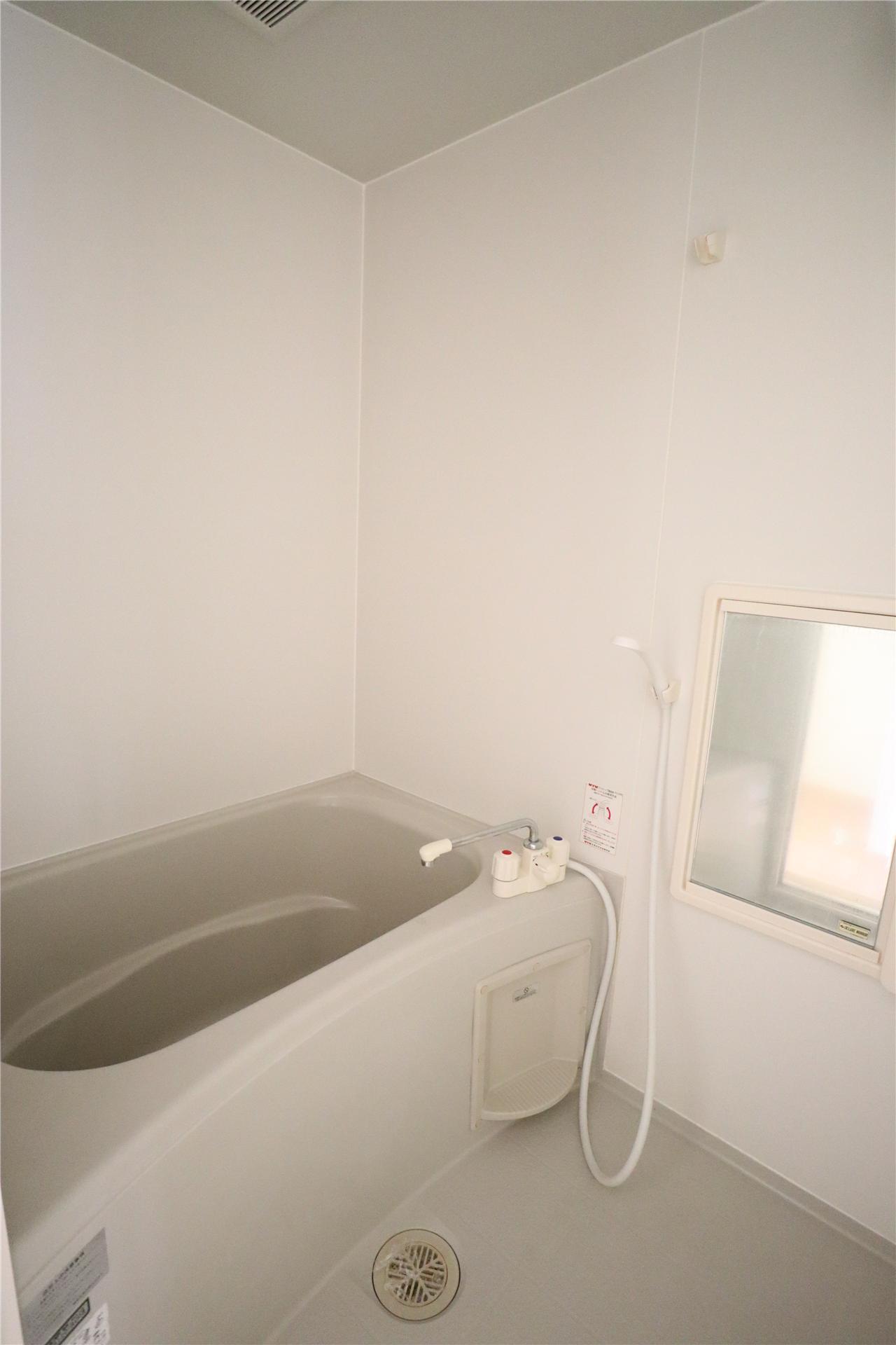 バス・シャワールーム　同タイプ別部屋の画像です。