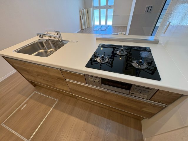 キッチン　※建築中の為、実際のお部屋と仕様が異なるケースがございます。