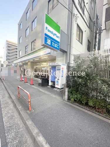 コンビニ　ファミリーマート 新横浜店（コンビニ）まで613m