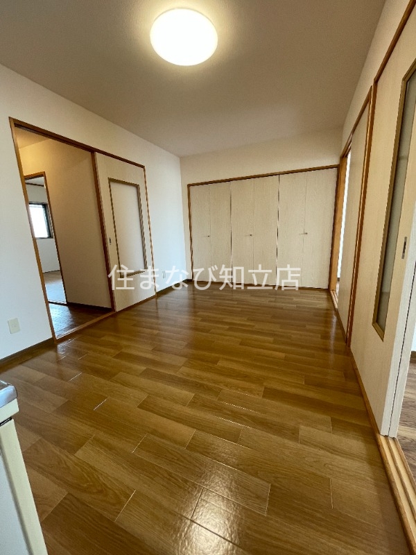 居室・リビング　別部屋同型写真