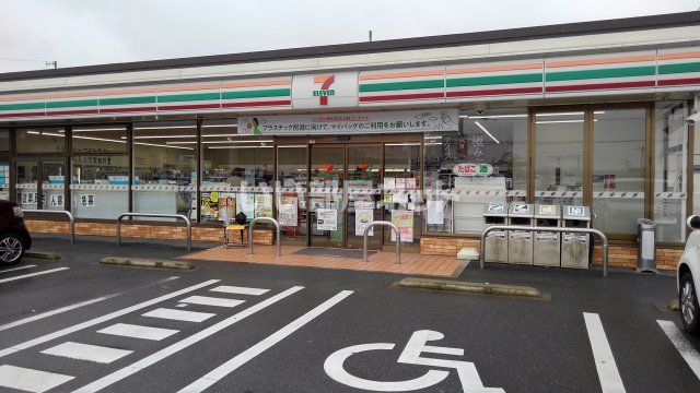 コンビニ　セブンイレブン 鈴鹿東旭が丘店（コンビニ）まで550m