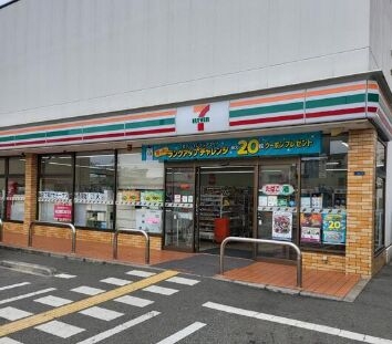 コンビニ　セブンイレブン尼崎杭瀬本町東店（コンビニ）まで816m
