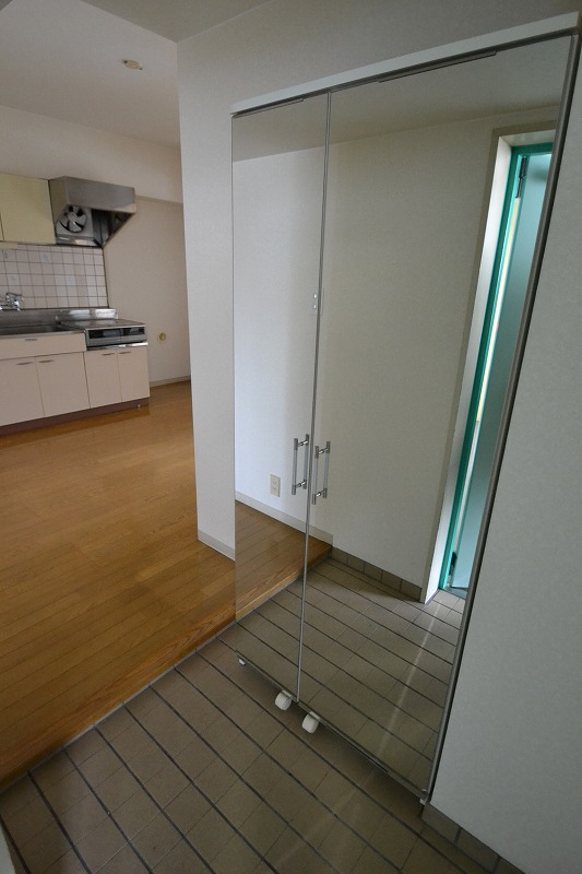 玄関　天井高シューズBOX