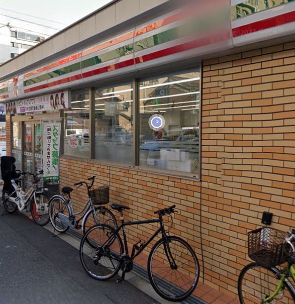 コンビニ　セブンイレブン　南森町１丁目（コンビニ）まで445m