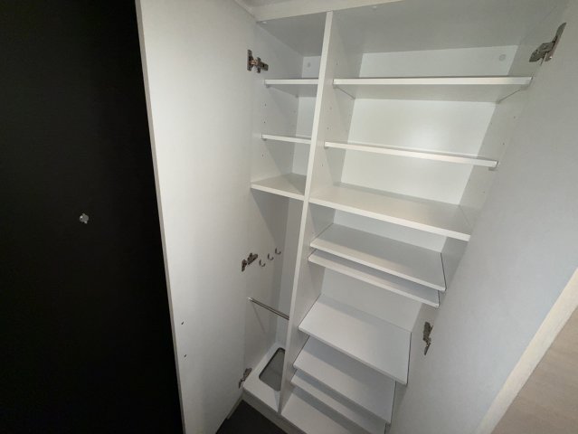 収納　同物件別部屋写真