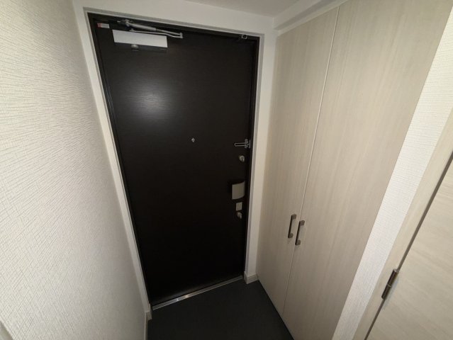 玄関　同物件別部屋写真