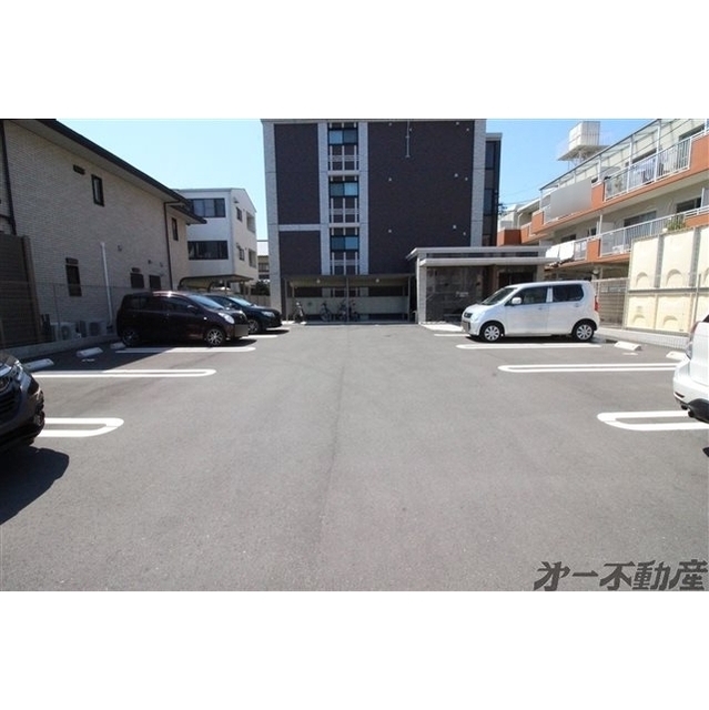 駐車場　駐車場