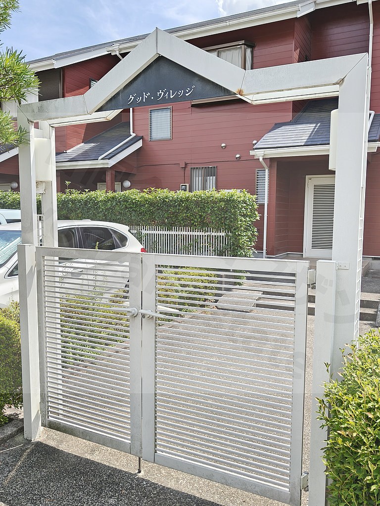 東急田園都市線 あざみ野駅 徒歩14分 2階建 築36年の外観写真