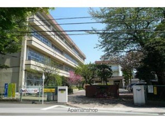 小学校　朝霞市立朝霞第二小学校（小学校）まで865m