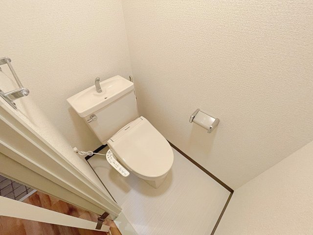 トイレ　清潔感のあるトイレです