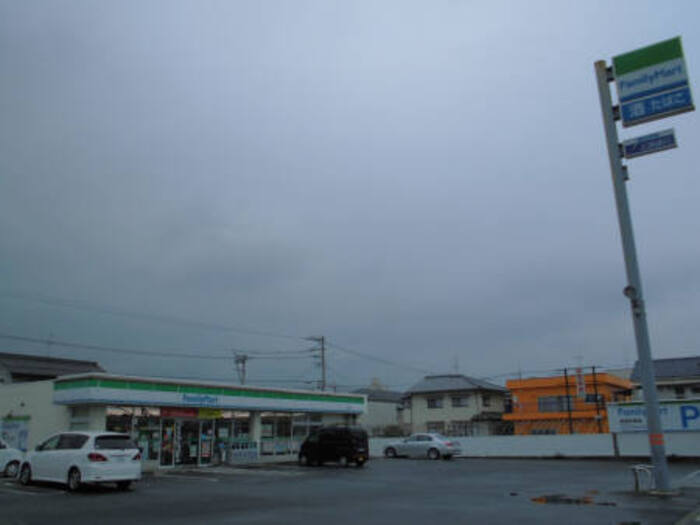 その他　コンビニ・ファミリーマート曙5丁目店