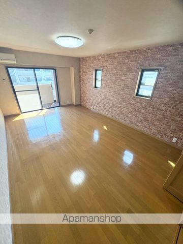 EXESSの居間写真