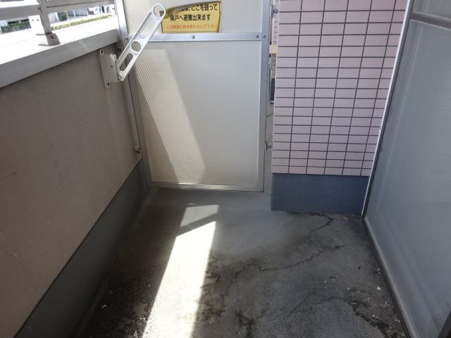 バルコニー　写真は205号室です（参考）