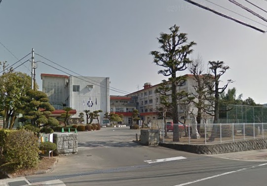 中学校　諫早市立諫早中学校（中学校）まで259m