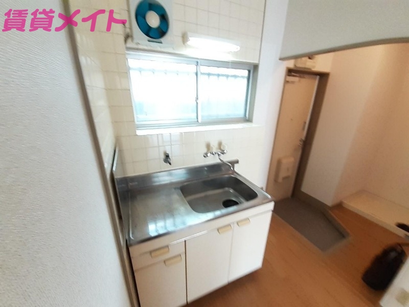 キッチン　同タイプのお部屋の参考写真です。