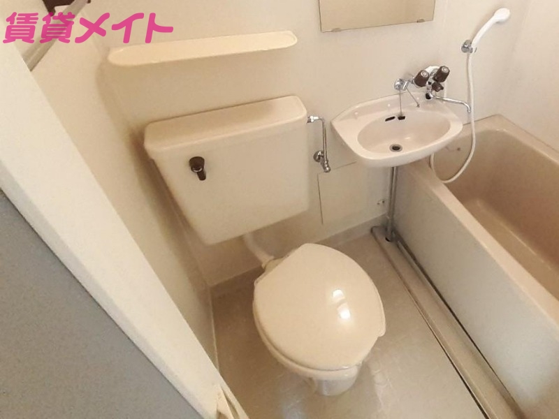 トイレ　同タイプのお部屋の参考写真です。