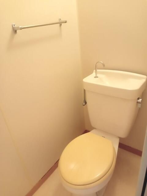 トイレ　（別タイプ参考写真）クレール東十条　北区東十条2