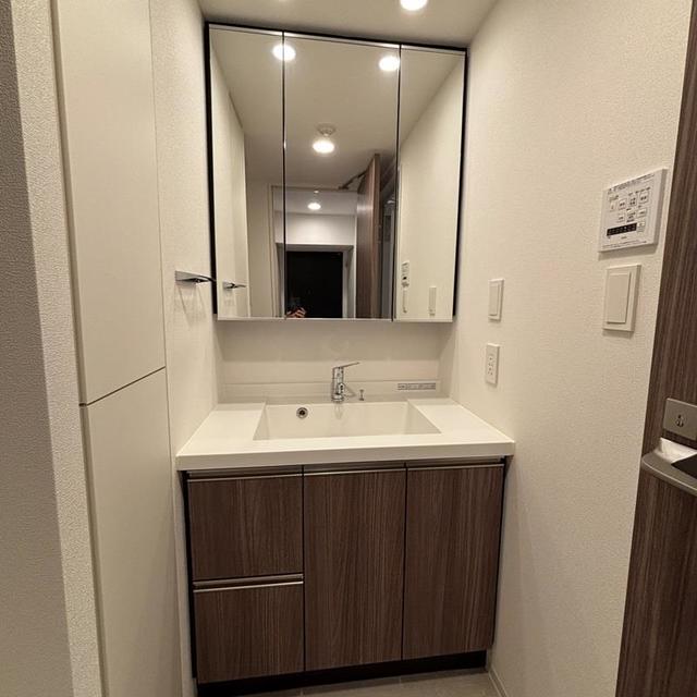 洗面設備　※写真は同タイプ住戸です。