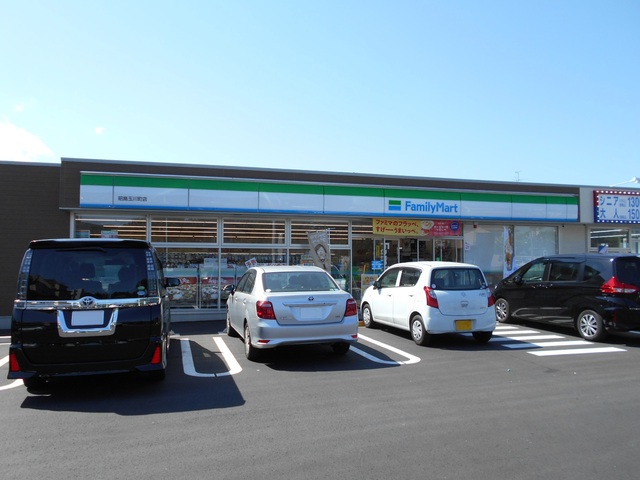 コンビニ　ファミリーマート昭島玉川町店（コンビニ）まで70m