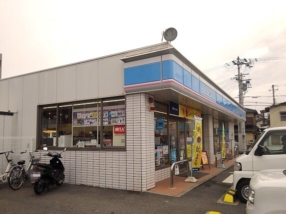 コンビニ　ローソン和歌山鳴神店様（コンビニ）まで427m