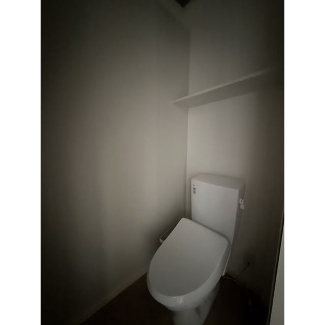 Rooms万代5のトイレ写真