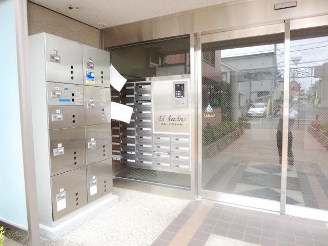 エントランス　★オシャレなエントランスはオートロック★