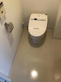 京王井の頭線 駒場東大前駅 徒歩8分 9階建 築19年のトイレ写真