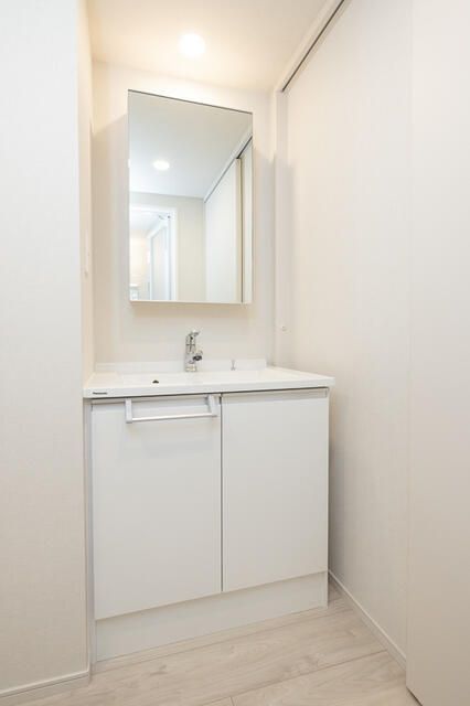洗面設備　写真は同タイプ住居です。