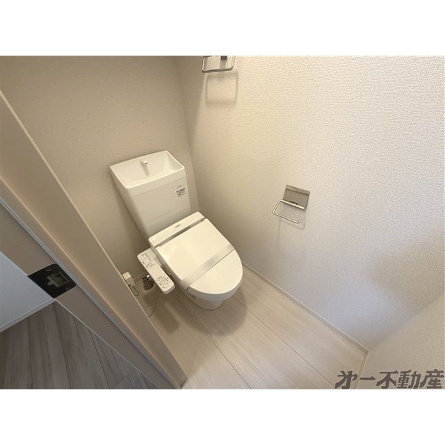 トイレ　温水洗浄暖房便座