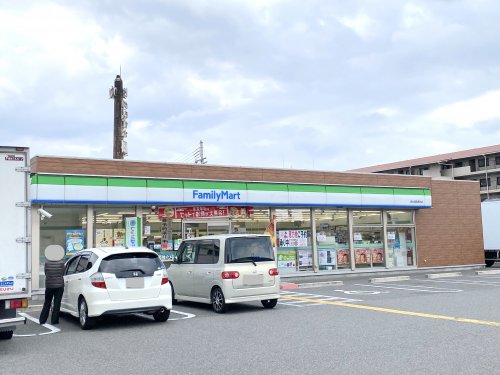 コンビニ　ファミリーマート 泉大津西港町店（コンビニ）まで415m