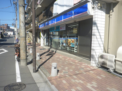 コンビニ　ローソン 成増北口通り店（コンビニ）まで655m