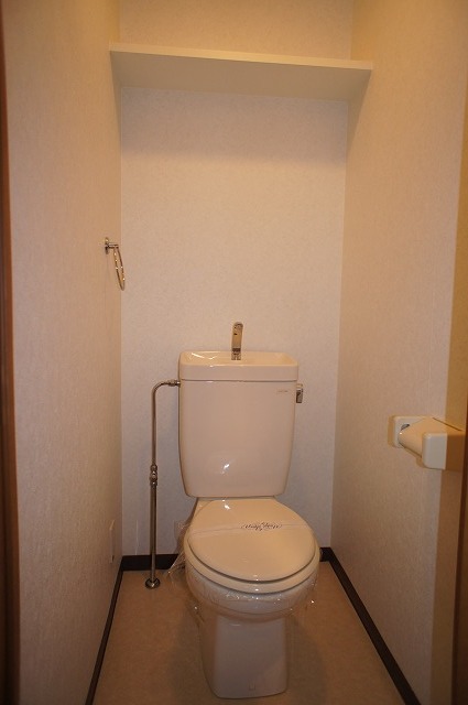 地下鉄空港線 大濠公園駅 徒歩9分 10階建 築27年のトイレ写真