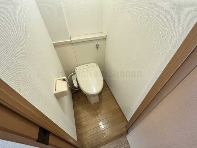 トイレ　※他の号室、参考写真