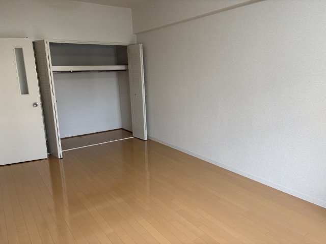 居室・リビング　※写真は同タイプの部屋のものですので、現状と異なる場合はご了