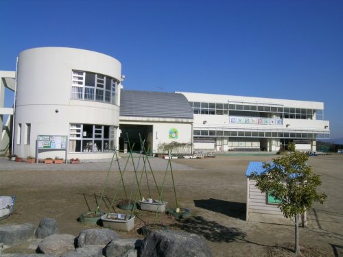 幼稚園・保育園　奈良市立登美ケ丘幼稚園（幼稚園・保育園）まで912m