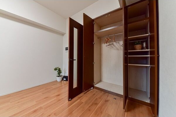 収納　※写真は同じマンションの違う部屋のものになります。