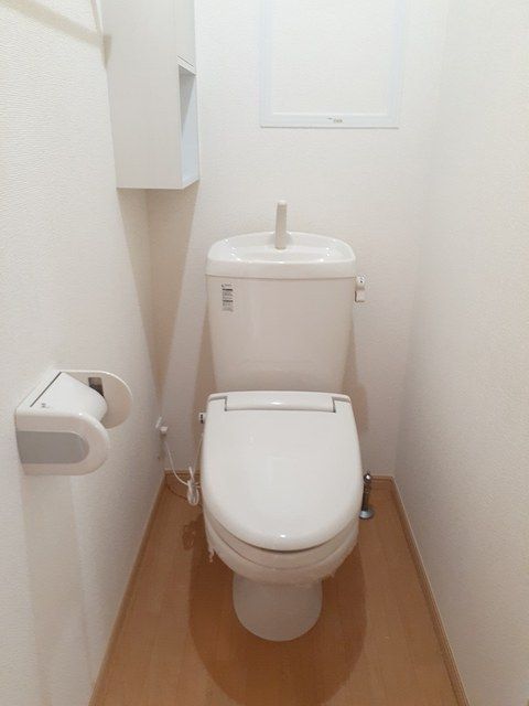 ＪＲ東海道本線 菊川駅 徒歩163分 2階建 築17年のトイレ写真